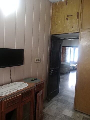 Room in 3 BHK Builder Floor at Huda – for Rent