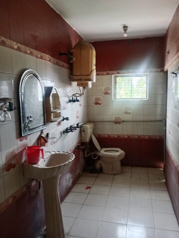 Bathroom in 3 BHK Builder Floor at Huda – for Rent