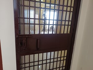 Room in 3.5 BHK Apartment at 3C Lotus Boulevard, Sector 100 – for Sale