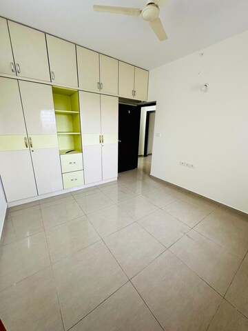Room in 2 BHK Apartment at Sobha Dream Gardens, Thanisandra Main Road – for Rent
