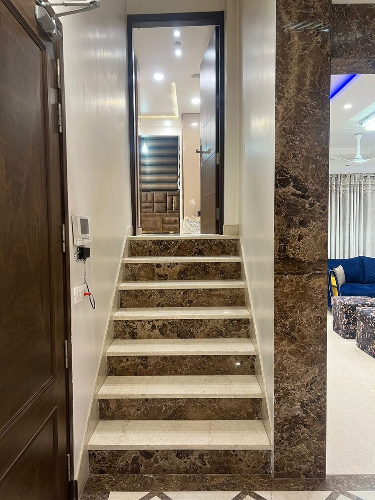 undefined, lajpat nagar iii 3 Bedroom 1800 Sq.Ft. Builder Floor In Lajpat Nagar Iii Delhi 8954329