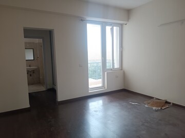 Room in 2.5 BHK Apartment at 3C Lotus Boulevard, Sector 100 – for Rent