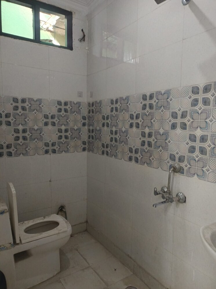 Bathroom, govindpuri 3 Bedroom 920 Sq.Ft. Builder Floor In Govindpuri Delhi 8954352