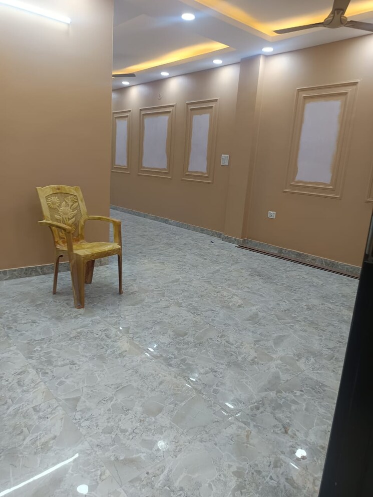 Room, govindpuri 3 Bedroom 905 Sq.Ft. Builder Floor In Govindpuri Delhi 8954381