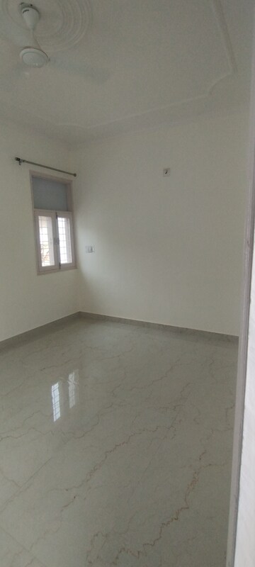 Furnished Amenities in 2 BHK Builder Floor at RWA Apartments Sector 19, Sector 19 – for Rent