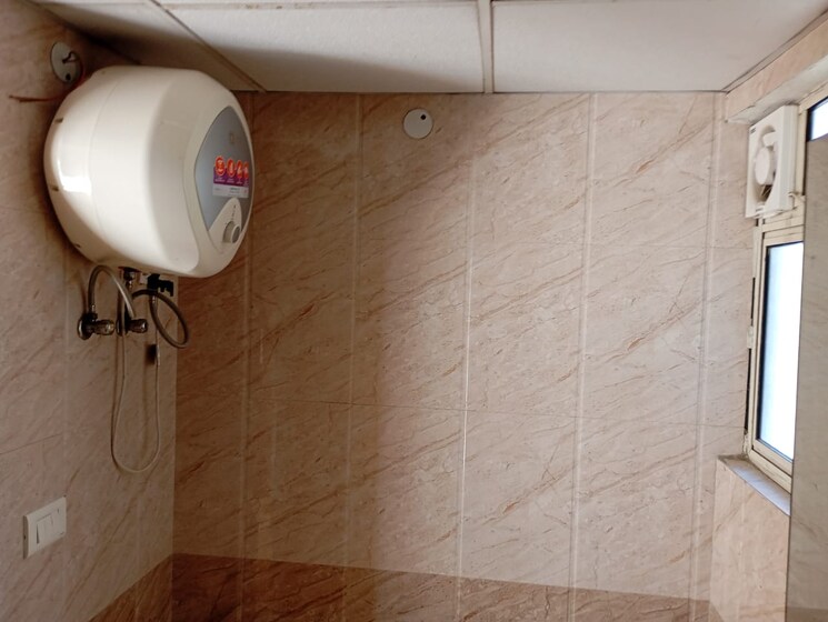 Bathroom, nimbus-the-hyde-park 2 Bedroom 915 Sq.Ft. Apartment In Sector 78 Noida 8954405