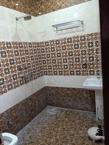 Bathroom in 2 BHK Builder Floor at MS Enclave Zirakpur, Dhakoli – for Rent