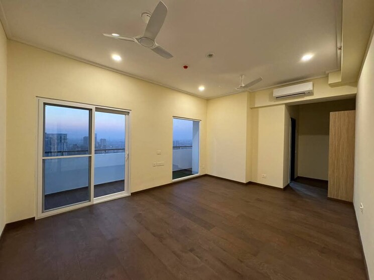 Room, dasnac-burj 4 Bedroom 3030 Sq.Ft. Apartment In Sector 75 Noida 8954415