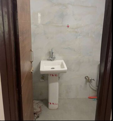 Bathroom in 2 BHK Builder Floor at Sector 28 – for Rent