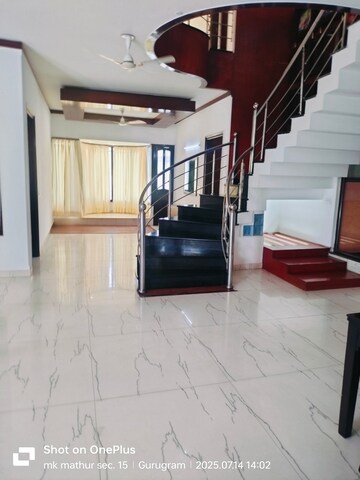 5 BHK Independent House For Rent in Unitech South City 1, South City 1