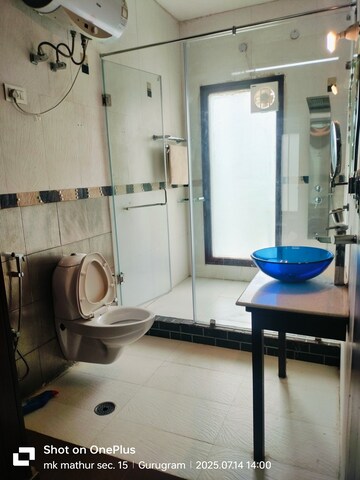 Team Area in 5 BHK Independent House at Unitech South City 1, South City 1 – for Rent