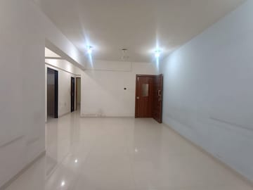 Room in 2 BHK Apartment at MM Spectra, Chembur – for Rent