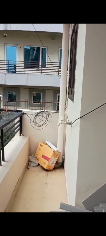 Furnished Amenities in 3 BHK Independent House at Aman Vihar – for Rent