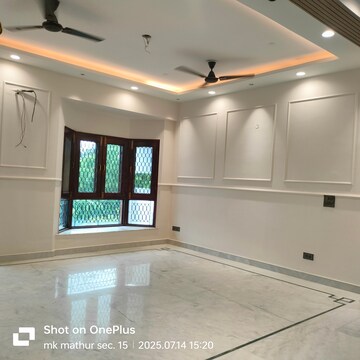 Furnished Amenities in 6+ BHK Builder Floor at Unitech South City 1, South City 1 – for Rent