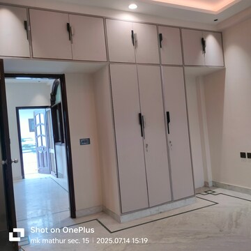 Building Lobby in 6+ BHK Builder Floor at Unitech South City 1, South City 1 – for Rent
