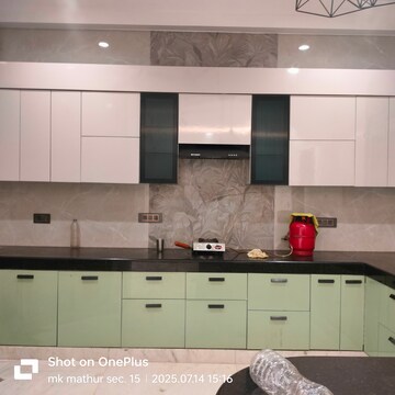 Kitchen in 6+ BHK Builder Floor at Unitech South City 1, South City 1 – for Rent