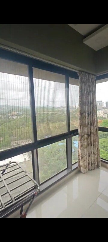 Room in 2.5 BHK Apartment at Kanakia Rainforest, Andheri East – for Rent