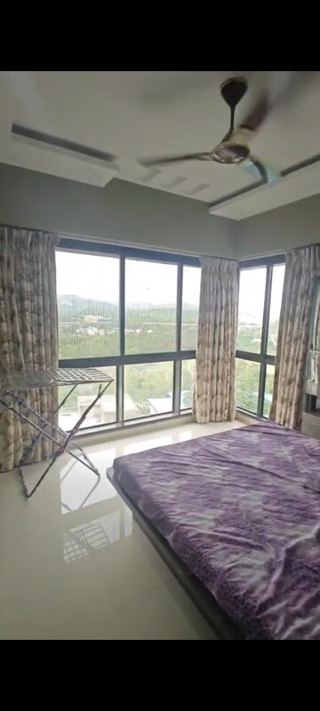 Room in 2.5 BHK Apartment at Kanakia Rainforest, Andheri East – for Rent