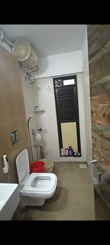 Furnished Amenities in 2.5 BHK Apartment at Kanakia Rainforest, Andheri East – for Rent