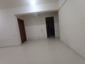 Room in 4 BHK Apartment at Wadhwa Dukes Horizon, Chembur – for Rent