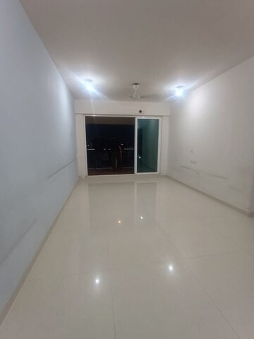 Room in 4 BHK Apartment at Wadhwa Dukes Horizon, Chembur – for Rent