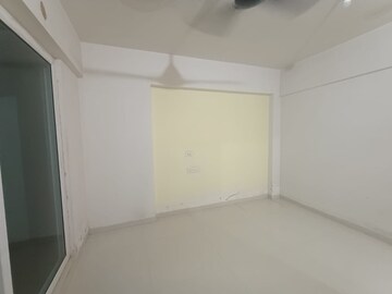 Room in 4 BHK Apartment at Wadhwa Dukes Horizon, Chembur – for Rent