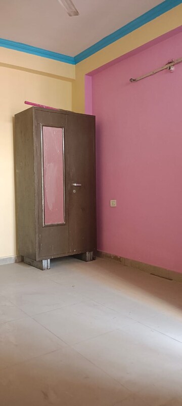 Room in 2 BHK Builder Floor at Maan Sona Apartments, Shahberi – for Rent