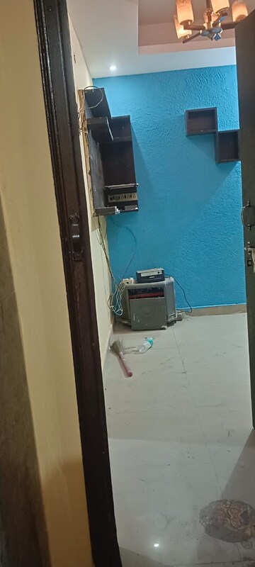 Room in 2 BHK Builder Floor at Maan Sona Apartments, Shahberi – for Rent