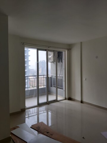 Room in 3 BHK Apartment at M3M Woodshire, Sector 107 – for Rent