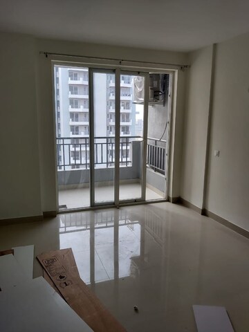 Room in 3 BHK Apartment at M3M Woodshire, Sector 107 – for Rent