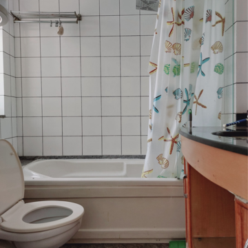 Bathroom in 3 BHK Apartment at Sweta Central Park I, Dlf Phase I – for Rent
