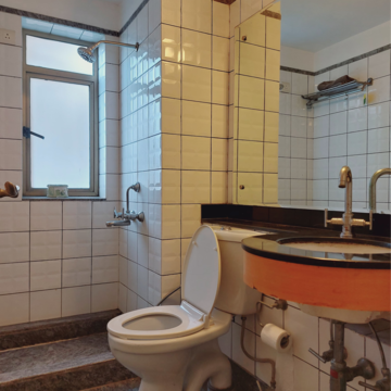 Bathroom in 3 BHK Apartment at Sweta Central Park I, Dlf Phase I – for Rent