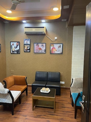 Team Area in 3 BHK Builder Floor at Defence Colony – for Rent