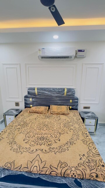 Bedroom in 3 BHK Builder Floor at Sahastradhara Road – for Rent