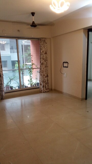 Room in 2 BHK Apartment at Wellwisher Kiarah Terrazo, Hadapsar – for Rent