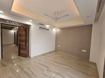 Room in 3 BHK Apartment at Emaar The Palm Drive-The Premier Terraces, Sector 66 – for Sale