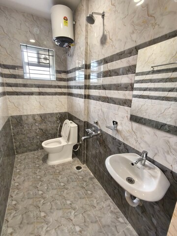 Bathroom in 1 BHK Builder Floor at Indiranagar – for Rent