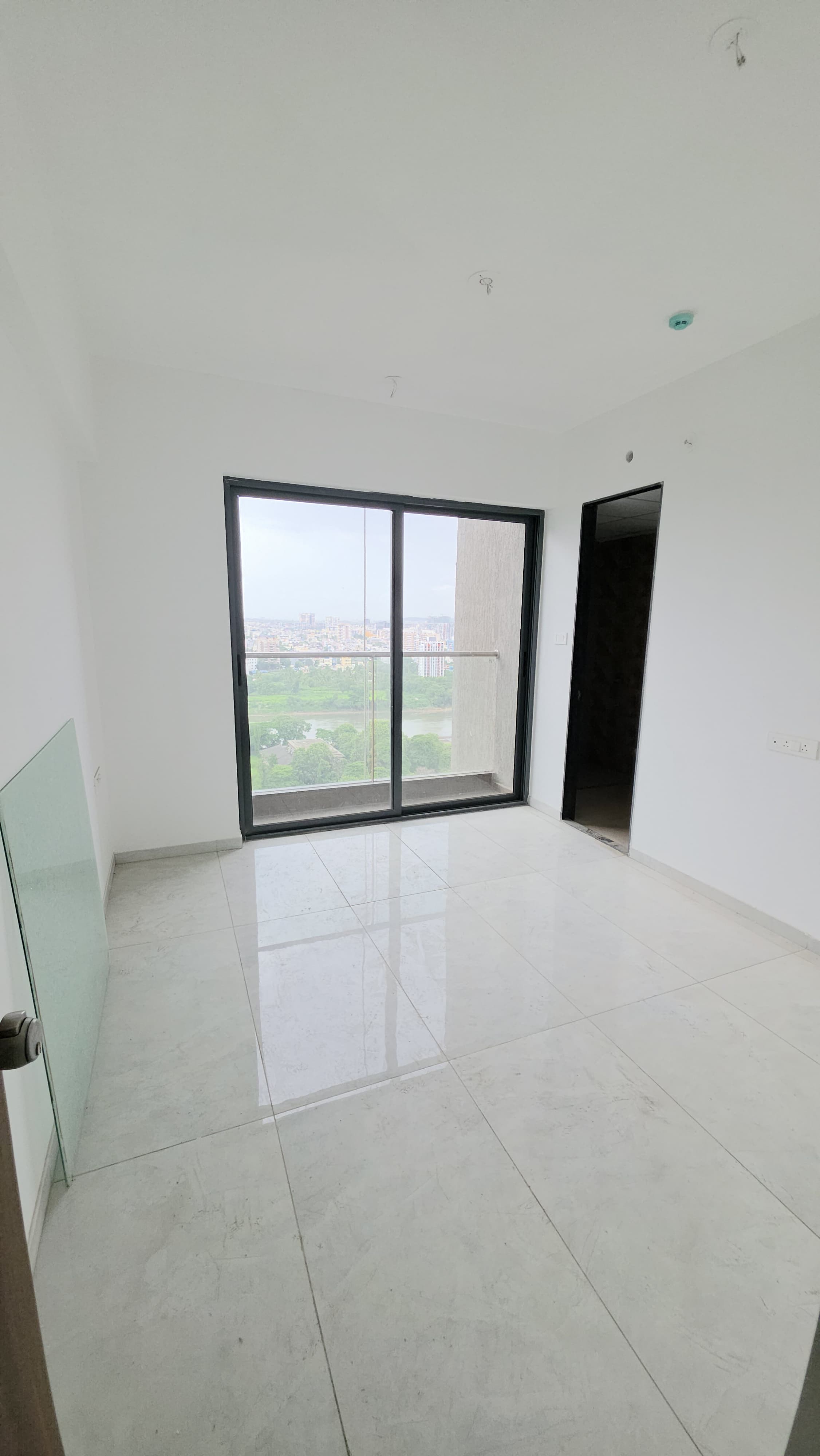 3 BHK + Extra Room Apartment For Rent in Mantra Mirari