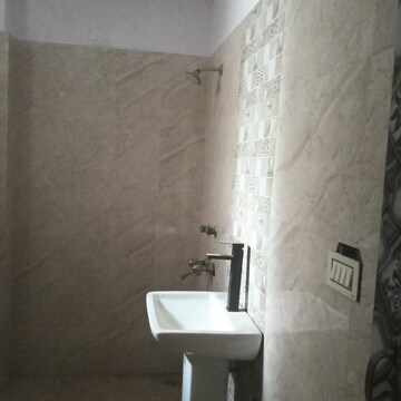 Bathroom in 2.5 BHK Independent House at Sector 55 – for Rent