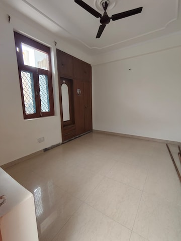 Room in 2.5 BHK Independent House at Sector 55 – for Rent