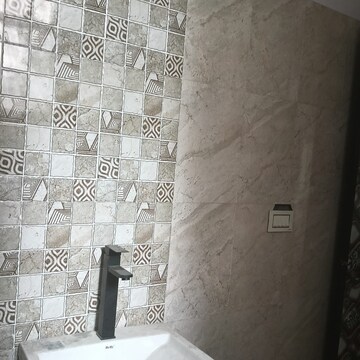 Bathroom in 2.5 BHK Independent House at Sector 55 – for Rent