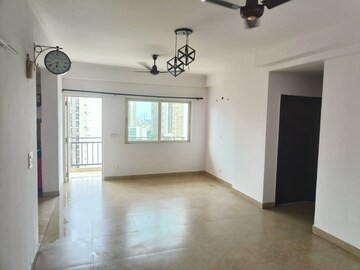 Room in 3.5 BHK Apartment at Supertech Cape Town, Sector 74 – for Rent