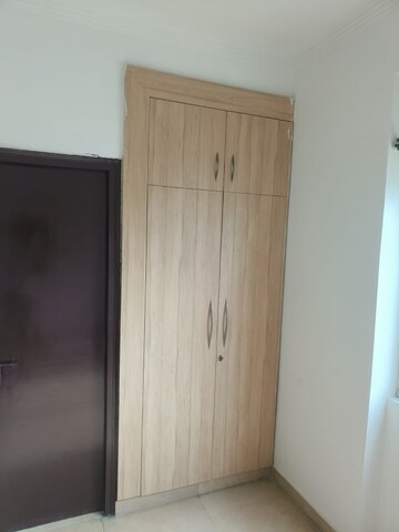 Furnished Amenities in 3.5 BHK Apartment at Supertech Cape Town, Sector 74 – for Rent