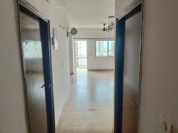 Building Lobby in 3.5 BHK Apartment at Supertech Cape Town, Sector 74 – for Rent
