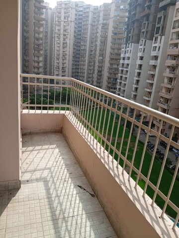 Balcony in 3.5 BHK Apartment at Supertech Cape Town, Sector 74 – for Rent