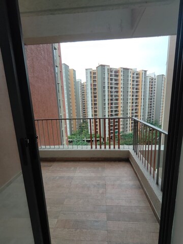 Room in 2 BHK Apartment at Shapoorji Pallonji Sensorium, Hinjewadi – for Rent