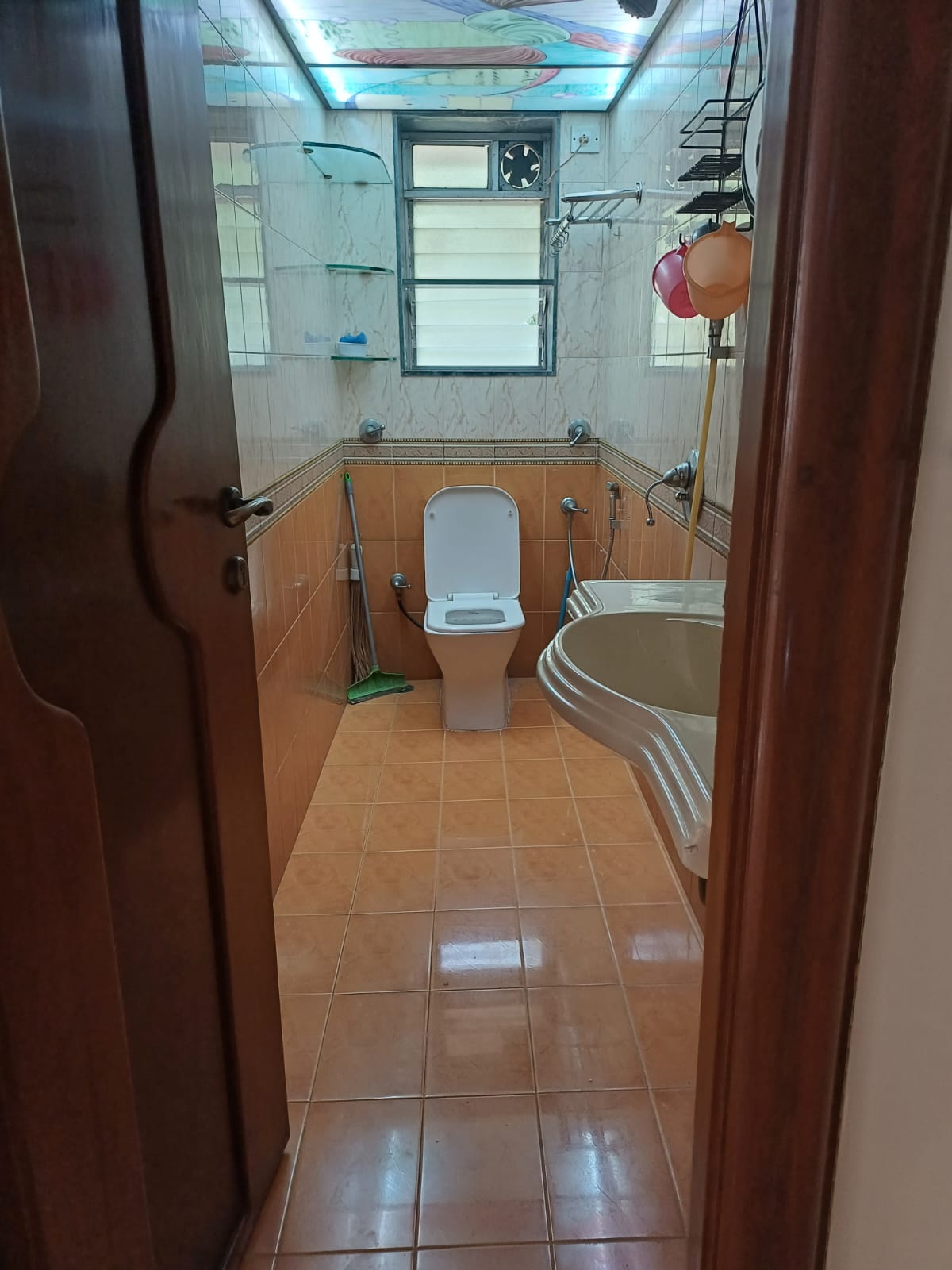 1 BHK + Pooja Room,Extra Room Apartment For Rent in Queens View Walkeshwar