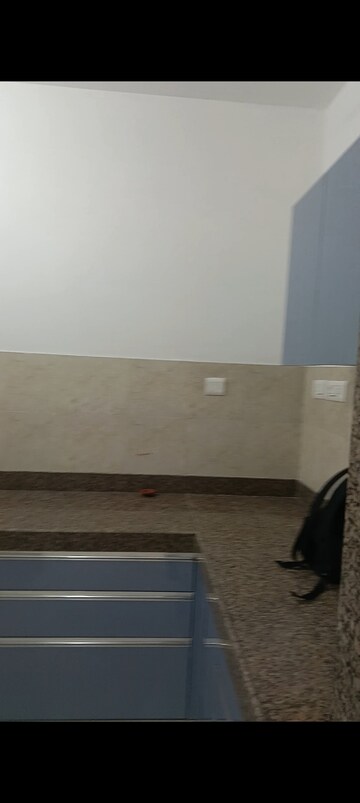 Furnished Amenities in 2 BHK Apartment at Sunteck Avenue 2, Goregaon West – for Rent