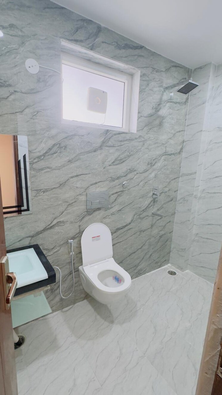 Bathroom, sahastradhara road 3 Bedroom 2000 Sq.Ft. Builder Floor In Sahastradhara Road Dehradun 8954710