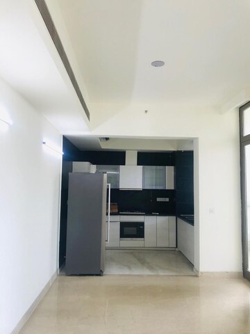 Room in 3 BHK Apartment at Emaar The Palm Drive-The Premier Terraces, Sector 66 – for Rent